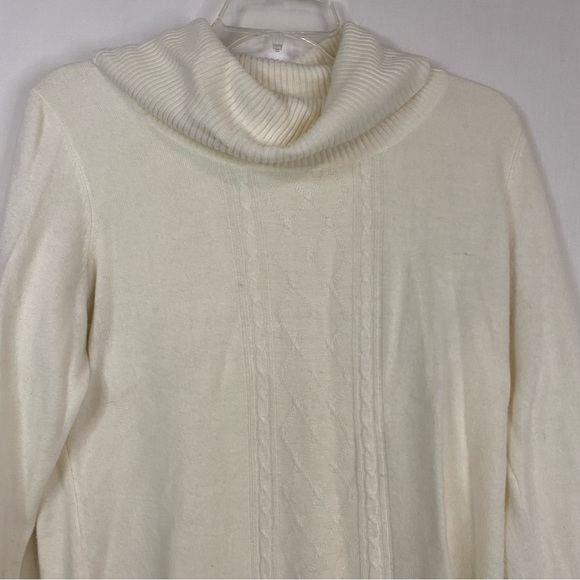 CAROLYN TAYLOR Off White Cream Turtleneck Sweater 100% Acrylic Size Medium - Picture 2 of 10